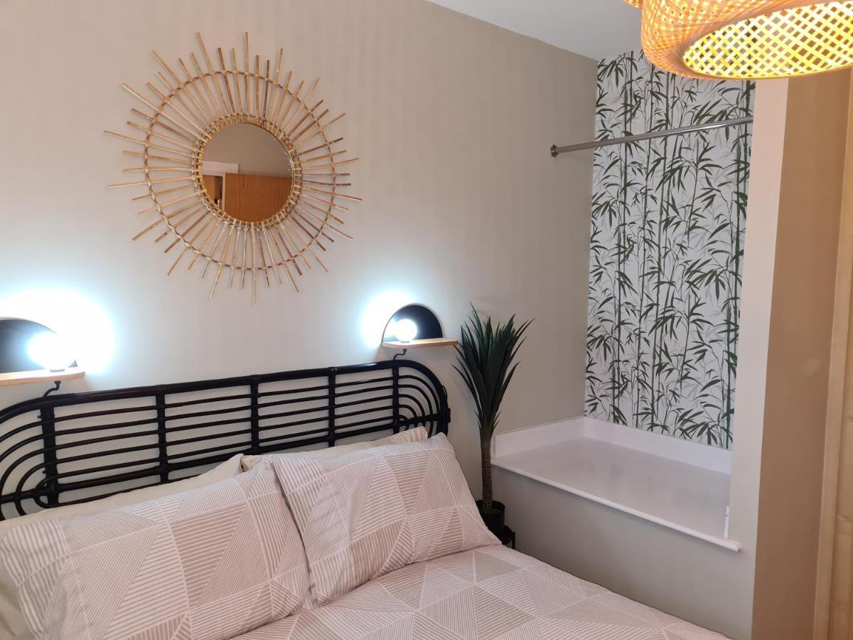 Modern 1 Bed Apartment Next To Beach And Golf Course Llanelli Exteriör bild
